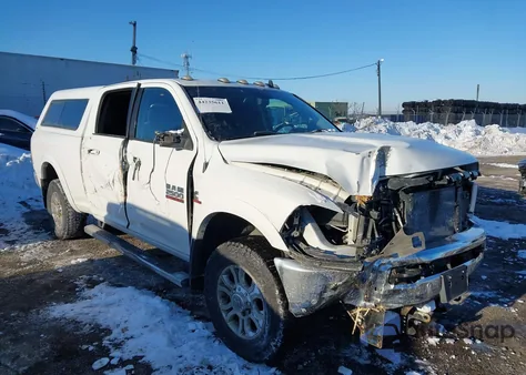 2017 Ram 2500 Laramie 4X4 6'4 Box z USA, uszkodzony, nr VIN 3C6UR5FL4HG647795